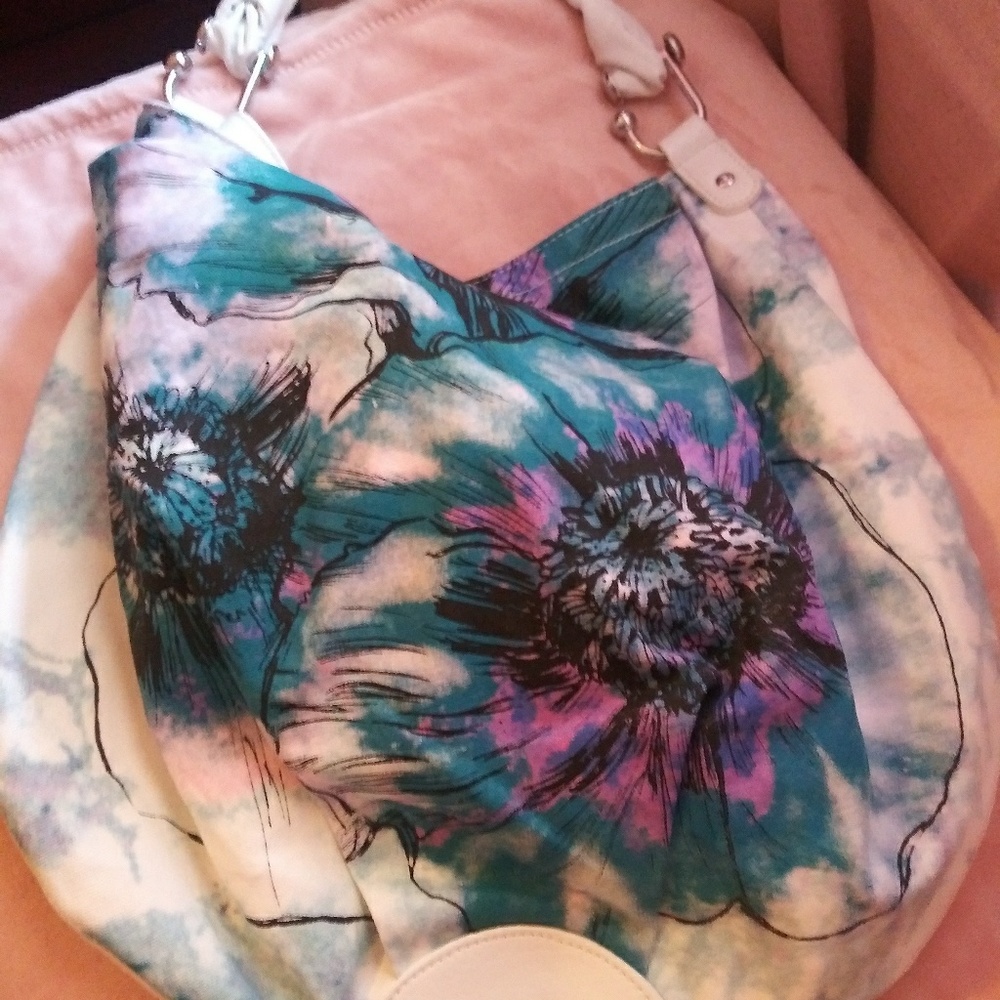 Floral Print Handbag πΊ - Picture 2 of 3